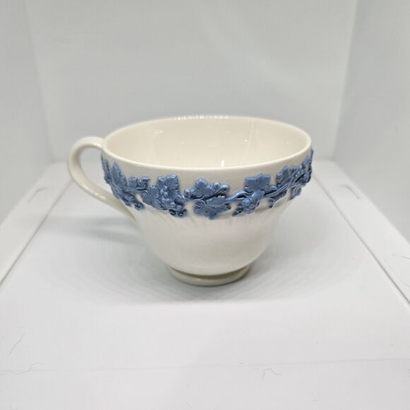 VTG Wedgwood Queensware‎ Etruria & Barlaston Lavender & Cream TEA/ COFFEE Cup - Picture 3 of 5